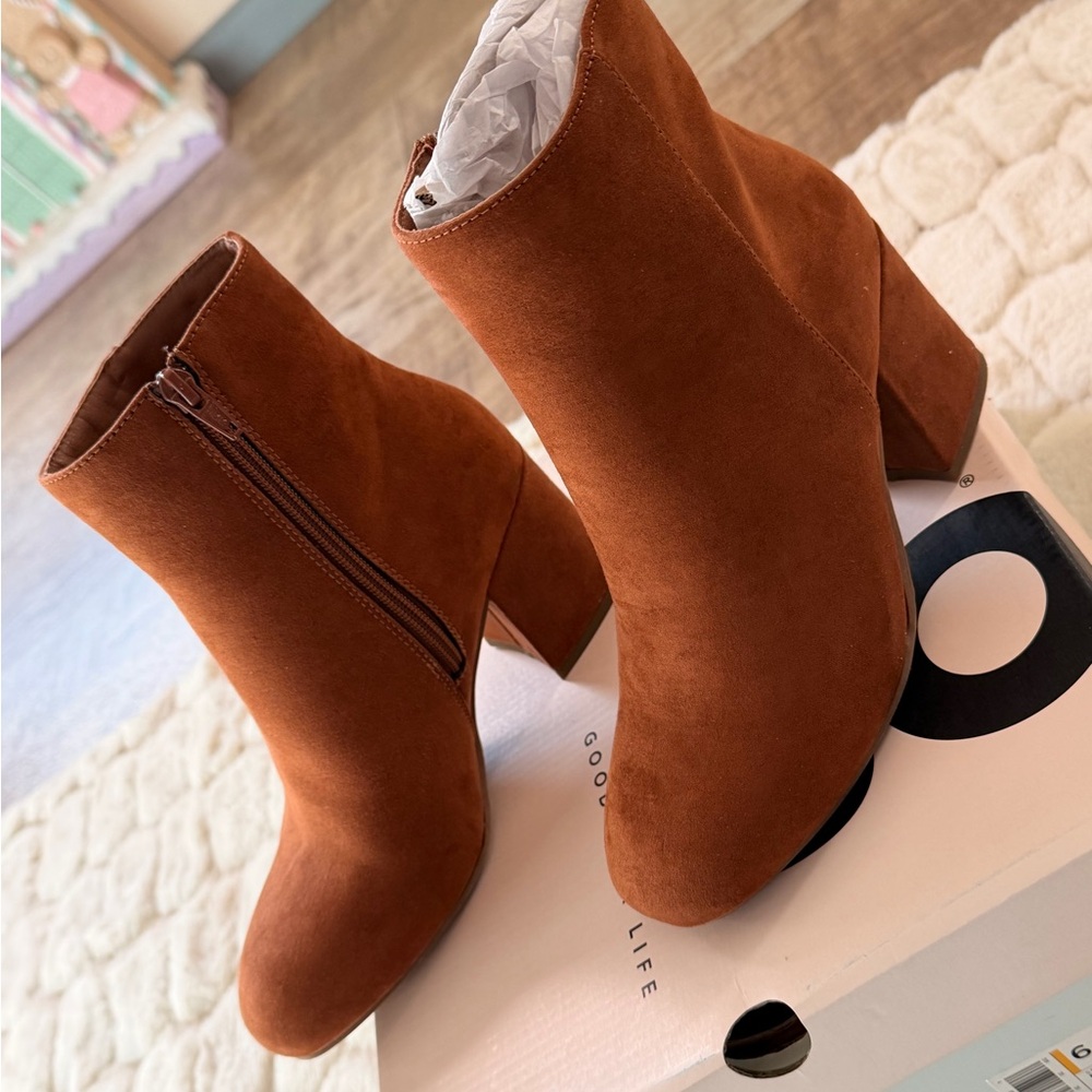 Women's Suede Block Heel Ankle Boot - Rust Brown